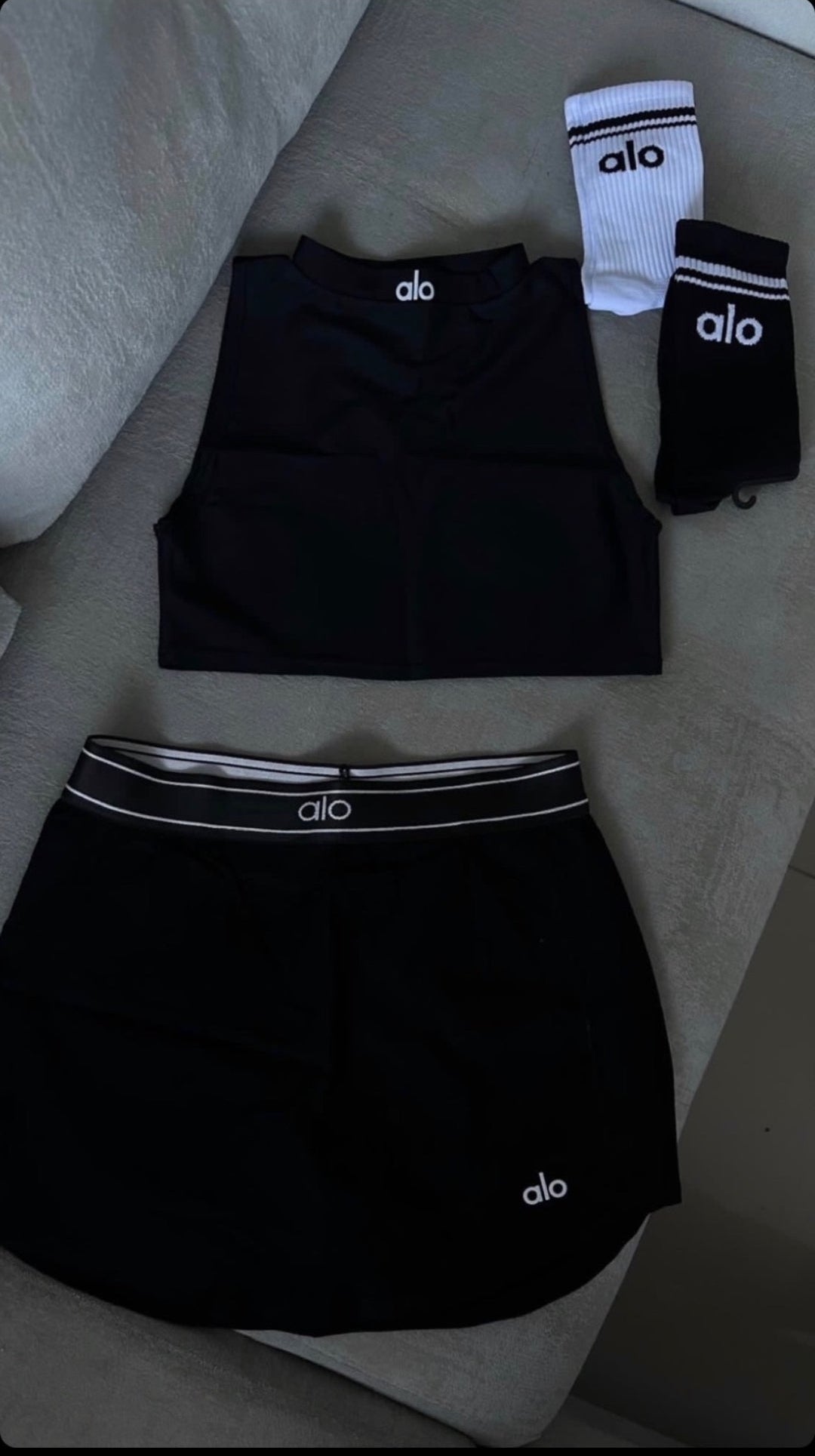 Set Alo Falda y Crop Top